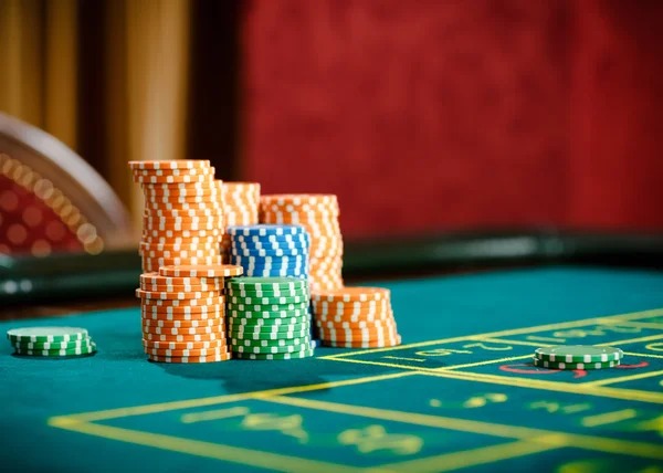 Caribbean Stud Poker live dealer table on hantu777 login showing cards and betting interface